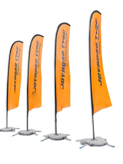 Individuell bedruckte Beachflags – Outdoor-Werbung mit Fahnen in Feder- & Tropfenform